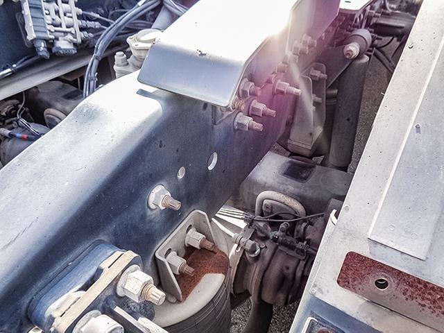 クオン トレーラーヘッド 車検あり ハイルーフ アルミホイール 後輪エアサス エスコット 460馬力 第五輪荷重11500kg 10トン 10t 対応免許/大型免許(18枚目)