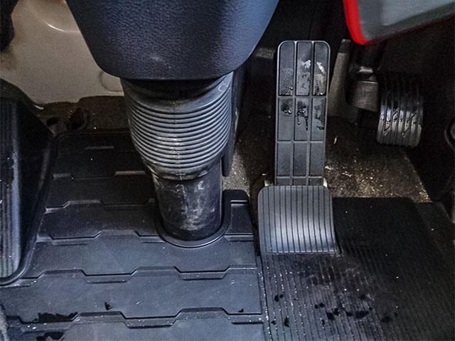 クオン トレーラーヘッド 車検あり ハイルーフ アルミホイール 後輪エアサス エスコット 460馬力 第五輪荷重11500kg 10トン 10t 対応免許/大型免許(39枚目)