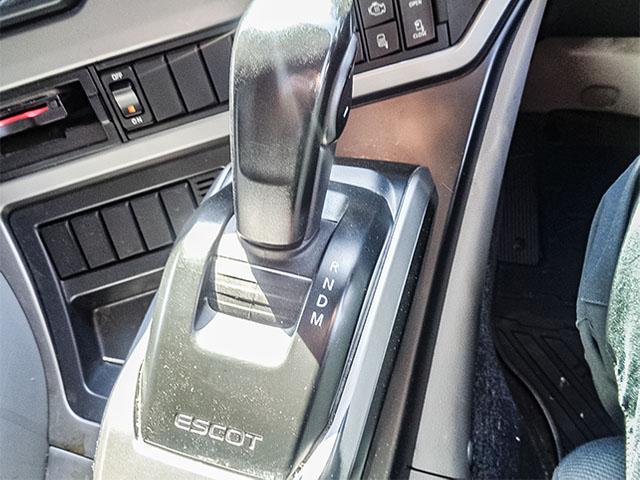 クオン トレーラーヘッド 車検あり ハイルーフ アルミホイール 後輪エアサス エスコット 460馬力 第五輪荷重11500kg 10トン 10t 対応免許/大型免許(40枚目)