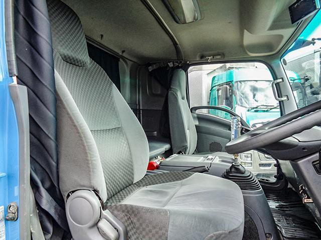 フォワード トレクス製アルミウイング 極東開発製跳ね上げパワーゲート ワイドボディ 後輪エアサス 最大積載2550kg 荷台寸法(長624×幅240×高241) 4トン 4t 対応免許/8t限定中型免許(25枚目)