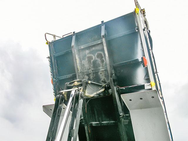 クオン 新明和製ダンプ リターダー 7速ミッション 電動コボレーン 2デフ 最大積載9,100kg 荷台寸法(長509×幅220×高49) 10トン 10t 対応免許/大型免許(16枚目)