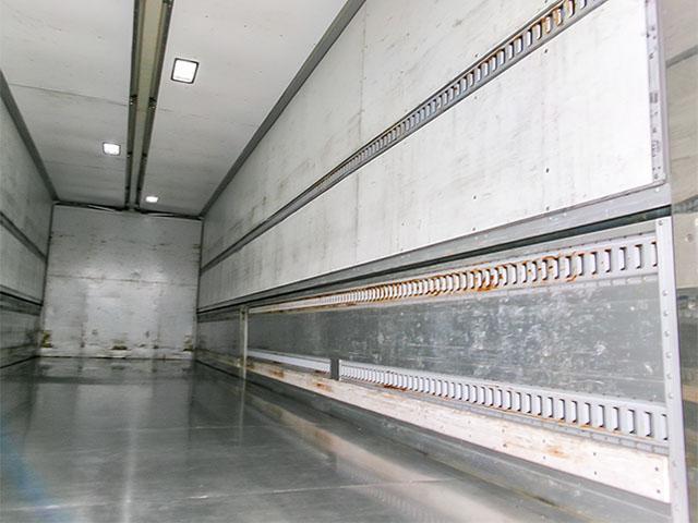 クオン トレクス製アルミウイング 総輪エアサス 門枠ステンレス 最大積載13,400kg 荷台寸法(長961×幅240×高249) 10トン 10t 対応免許/大型免許(11枚目)