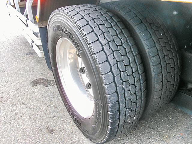 クオン トレクス製アルミウイング 総輪エアサス 門枠ステンレス 最大積載13,400kg 荷台寸法(長961×幅240×高249) 10トン 10t 対応免許/大型免許(33枚目)