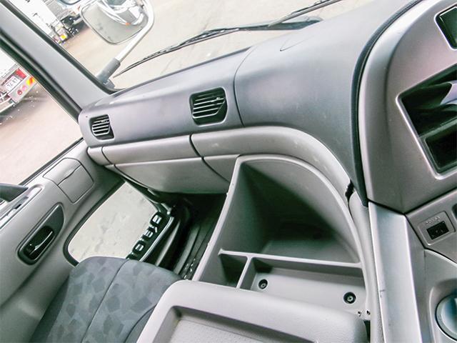 クオン トレクス製アルミウイング 総輪エアサス 門枠ステンレス 最大積載13,400kg 荷台寸法(長961×幅240×高249) 10トン 10t 対応免許/大型免許(40枚目)