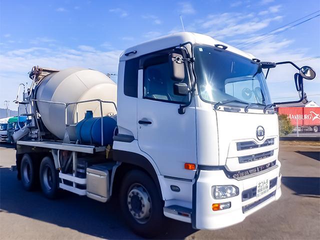 クオン カヤバ製ミキサー車 車検あり リターダー パワーシュート 2デフ 最大積載9,310kg 10トン 10t 対応免許/大型免許(3枚目)
