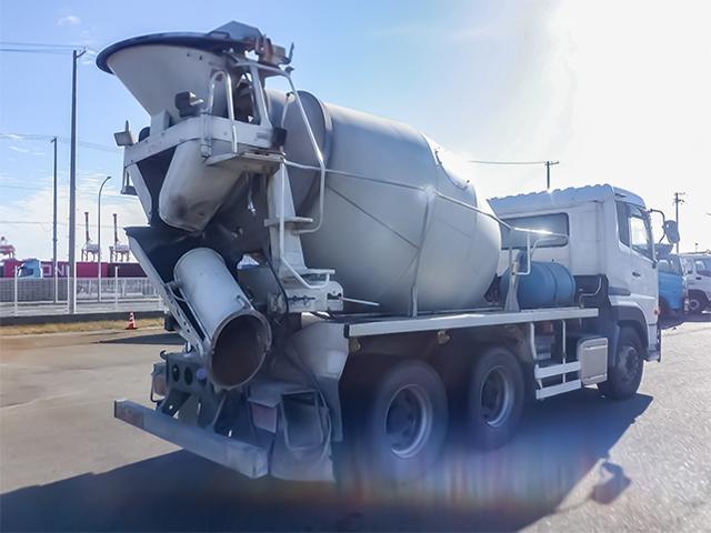 クオン カヤバ製ミキサー車 車検あり リターダー パワーシュート 2デフ 最大積載9,310kg 10トン 10t 対応免許/大型免許(5枚目)