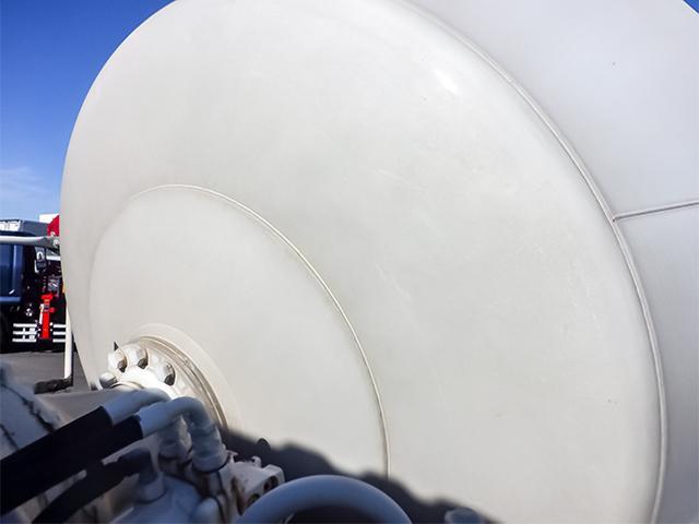 クオン カヤバ製ミキサー車 車検あり リターダー パワーシュート 2デフ 最大積載9,310kg 10トン 10t 対応免許/大型免許(10枚目)