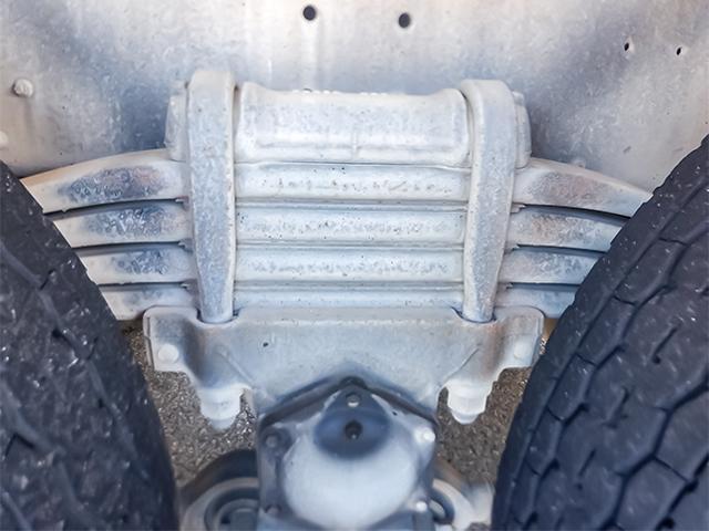 クオン カヤバ製ミキサー車 車検あり リターダー パワーシュート 2デフ 最大積載9,310kg 10トン 10t 対応免許/大型免許(21枚目)