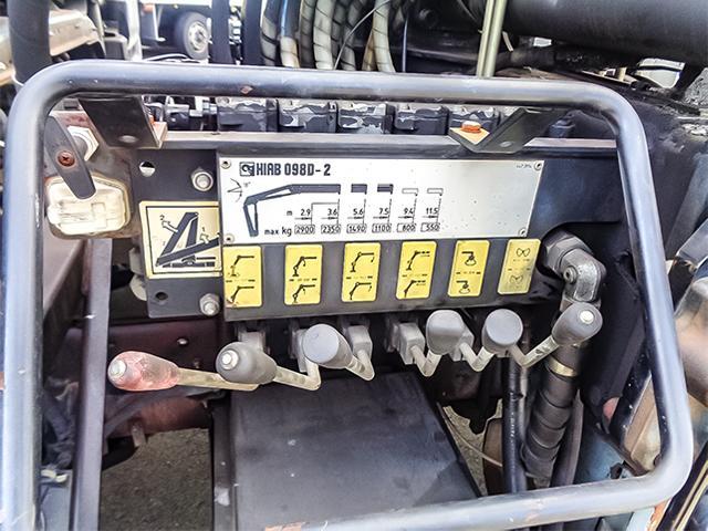 コンドル 　ヒアブクレーン　トップシート　ローテーター　２デフ　増トン　最大積載９，９００ｋｇ　荷台寸法（長５５８×幅２３４×高１３９）　１０トン　１０ｔ　対応免許／大型免許（18枚目）