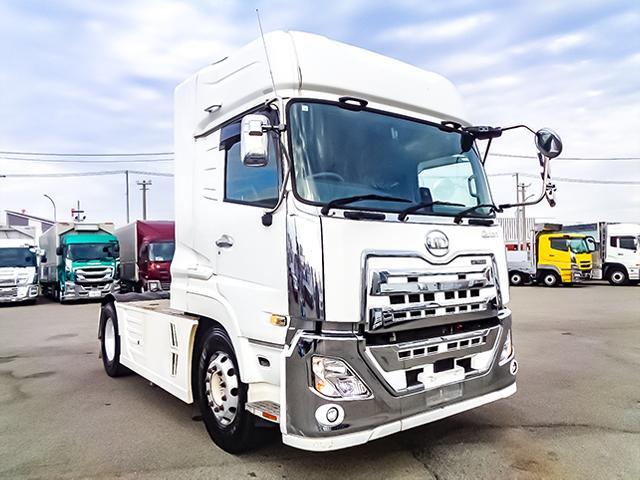 クオン 　トレーラーヘッド　サイドディフレクター　エアロサイドバンパー　アルミホイール　後輪エアサス　エスコット　第五輪荷重１１，５００ｋｇ　１０トン　１０ｔ　対応免許／大型免許（3枚目）