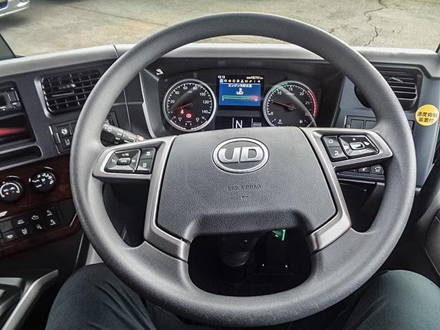 クオン 　トレーラーヘッド　サイドディフレクター　エアロサイドバンパー　アルミホイール　後輪エアサス　エスコット　第五輪荷重１１，５００ｋｇ　１０トン　１０ｔ　対応免許／大型免許（30枚目）