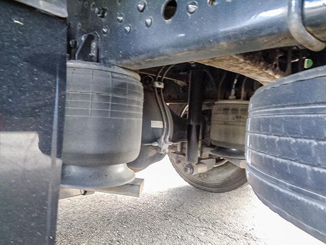 ファイター 　アルミブロック平ボディ　車検付き　ワイドボディ　後輪エアサス　アルミホイール　最大積載２，５５０ｋｇ　荷台寸法（長５９９×幅２４０×高４８）　４トン　４ｔ　対応免許／８ｔ限定中型免許（17枚目）