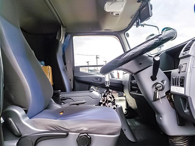 ファイター 　アルミブロック平ボディ　車検付き　ワイドボディ　後輪エアサス　アルミホイール　最大積載２，５５０ｋｇ　荷台寸法（長５９９×幅２４０×高４８）　４トン　４ｔ　対応免許／８ｔ限定中型免許（24枚目）