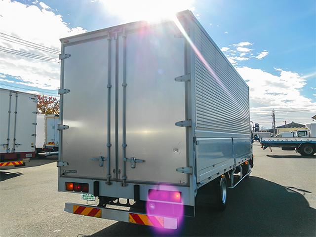 ヒノレンジャー 　トランテックス製アルミウイング　ワイドボディ　後輪エアサス　ラッシングレール　最大積載２，９００ｋｇ　荷台寸法（長６２７×幅２４０×高２４０）　４トン　４ｔ　対応免許／８ｔ限定中型免許（5枚目）