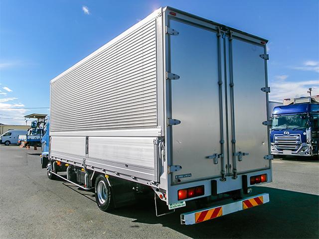 ヒノレンジャー 　トランテックス製アルミウイング　ワイドボディ　後輪エアサス　ラッシングレール　最大積載２，９００ｋｇ　荷台寸法（長６２７×幅２４０×高２４０）　４トン　４ｔ　対応免許／８ｔ限定中型免許（6枚目）