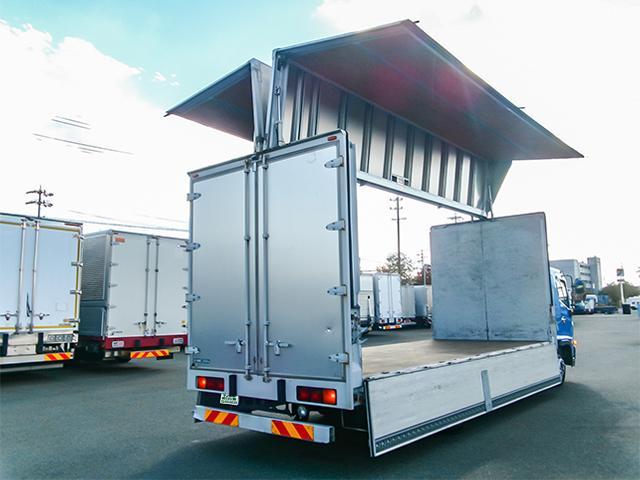 ヒノレンジャー 　トランテックス製アルミウイング　ワイドボディ　後輪エアサス　ラッシングレール　最大積載２，９００ｋｇ　荷台寸法（長６２７×幅２４０×高２４０）　４トン　４ｔ　対応免許／８ｔ限定中型免許（13枚目）