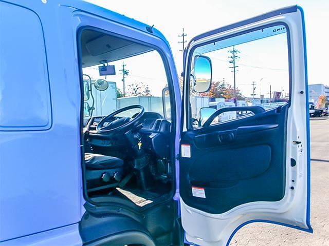 ヒノレンジャー 　トランテックス製アルミウイング　ワイドボディ　後輪エアサス　ラッシングレール　最大積載２，９００ｋｇ　荷台寸法（長６２７×幅２４０×高２４０）　４トン　４ｔ　対応免許／８ｔ限定中型免許（27枚目）