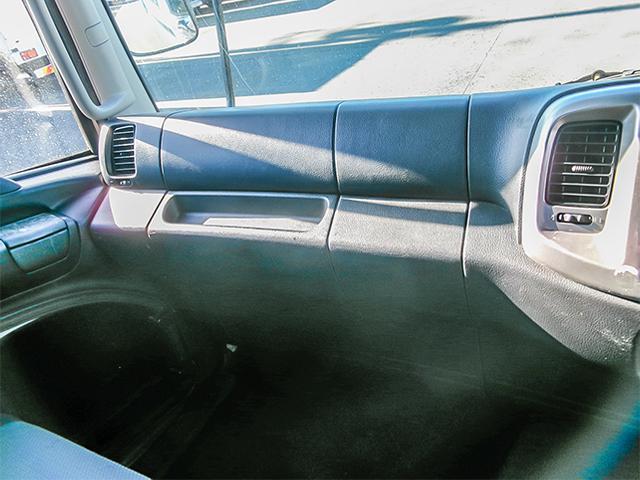 ヒノレンジャー 　トランテックス製アルミウイング　ワイドボディ　後輪エアサス　ラッシングレール　最大積載２，９００ｋｇ　荷台寸法（長６２７×幅２４０×高２４０）　４トン　４ｔ　対応免許／８ｔ限定中型免許（31枚目）