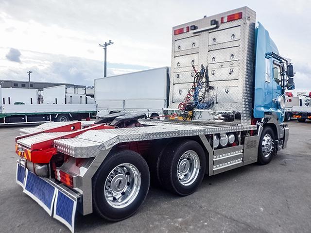 プロフィア 　トレーラーヘッド　トラクタ　第五輪荷重１５，８００ｋｇ　５２０馬力　一括緩和　車検あり　ハイルーフ　流体式リターダー　前出しバンパー　２デフ　ＡＳ－ｔｒｏｎｉｃ　１０トン　１０ｔ　対応免許／大型免許（5枚目）