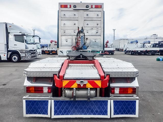 プロフィア 　トレーラーヘッド　トラクタ　第五輪荷重１５，８００ｋｇ　５２０馬力　一括緩和　車検あり　ハイルーフ　流体式リターダー　前出しバンパー　２デフ　ＡＳ－ｔｒｏｎｉｃ　１０トン　１０ｔ　対応免許／大型免許（7枚目）