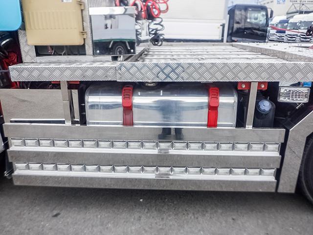 プロフィア 　トレーラーヘッド　トラクタ　第五輪荷重１５，８００ｋｇ　５２０馬力　一括緩和　車検あり　ハイルーフ　流体式リターダー　前出しバンパー　２デフ　ＡＳ－ｔｒｏｎｉｃ　１０トン　１０ｔ　対応免許／大型免許（14枚目）