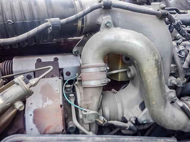 プロフィア 　トレーラーヘッド　トラクタ　第五輪荷重１５，８００ｋｇ　５２０馬力　一括緩和　車検あり　ハイルーフ　流体式リターダー　前出しバンパー　２デフ　ＡＳ－ｔｒｏｎｉｃ　１０トン　１０ｔ　対応免許／大型免許（21枚目）