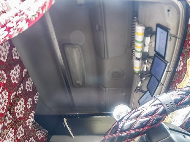 プロフィア 　トレーラーヘッド　トラクタ　第五輪荷重１５，８００ｋｇ　５２０馬力　一括緩和　車検あり　ハイルーフ　流体式リターダー　前出しバンパー　２デフ　ＡＳ－ｔｒｏｎｉｃ　１０トン　１０ｔ　対応免許／大型免許（24枚目）