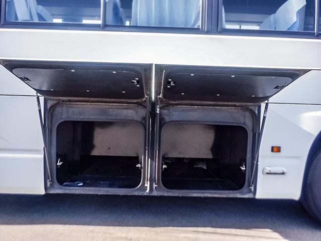 メルファ 送迎仕様中大型バス 立ち席含め48人乗り リクライニング付モケットシート 貫通トランク ルームラック 自動折れ戸 後輪エアサス 対応免許/大型免許(9枚目)