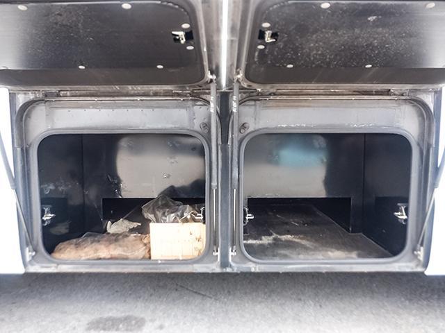 メルファ 送迎仕様中大型バス 立ち席含め48人乗り リクライニング付モケットシート 貫通トランク ルームラック 自動折れ戸 後輪エアサス 対応免許/大型免許(10枚目)