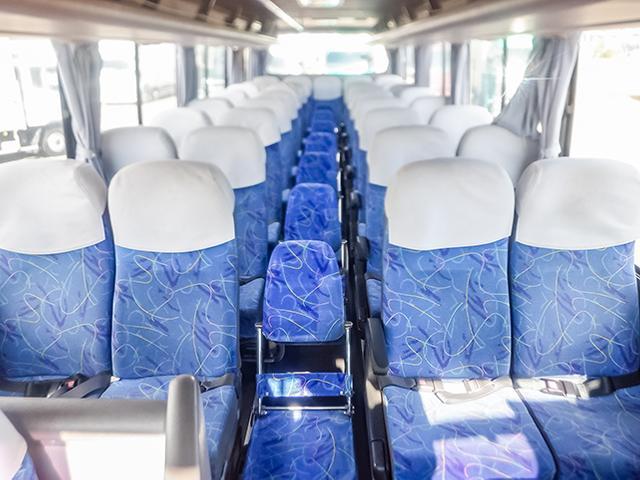 メルファ 送迎仕様中大型バス 立ち席含め48人乗り リクライニング付モケットシート 貫通トランク ルームラック 自動折れ戸 後輪エアサス 対応免許/大型免許(14枚目)