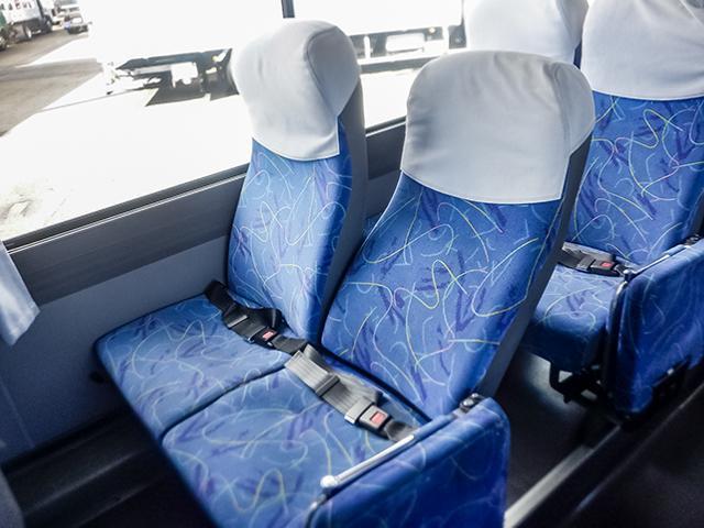 メルファ 送迎仕様中大型バス 立ち席含め48人乗り リクライニング付モケットシート 貫通トランク ルームラック 自動折れ戸 後輪エアサス 対応免許/大型免許(16枚目)