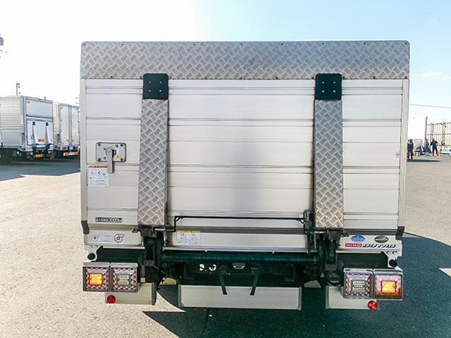 デュトロ 　平ボディ　ハイグレード　ロングボディ　ワイドボディ　積載３０００ｋｇ　荷台寸法（長４３８×幅２０９×高３８）　２トン　２ｔ　対応免許／準中型免許（9枚目）