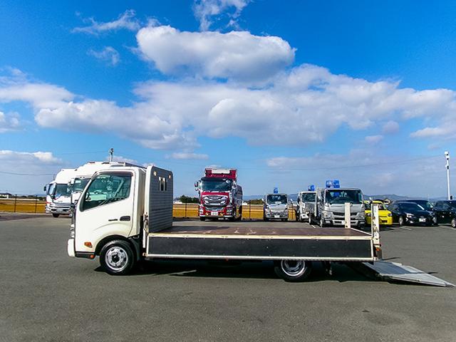 デュトロ 　平ボディ　ハイグレード　ロングボディ　ワイドボディ　積載３０００ｋｇ　荷台寸法（長４３８×幅２０９×高３８）　２トン　２ｔ　対応免許／準中型免許（10枚目）