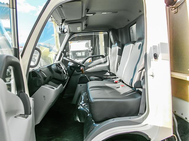 デュトロ 　平ボディ　ハイグレード　ロングボディ　ワイドボディ　積載３０００ｋｇ　荷台寸法（長４３８×幅２０９×高３８）　２トン　２ｔ　対応免許／準中型免許（26枚目）