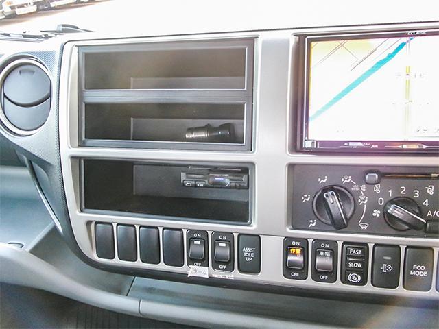 デュトロ 　平ボディ　ハイグレード　ロングボディ　ワイドボディ　積載３０００ｋｇ　荷台寸法（長４３８×幅２０９×高３８）　２トン　２ｔ　対応免許／準中型免許（28枚目）