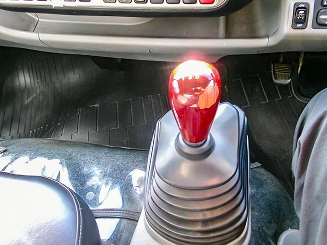 デュトロ 　平ボディ　ハイグレード　ロングボディ　ワイドボディ　積載３０００ｋｇ　荷台寸法（長４３８×幅２０９×高３８）　２トン　２ｔ　対応免許／準中型免許（31枚目）