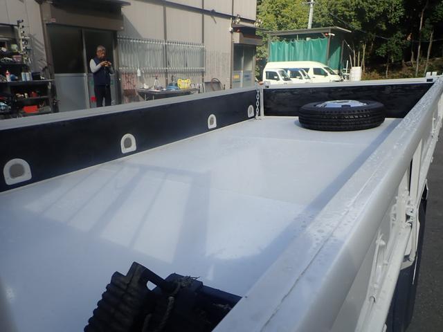 デュトロ 高床　ディーゼル　ターボ　小型　トラック　３トン　タダノ　４段　ラジコン　クレーン　積載３ｔ　標準　ロング　ヒノ　デュトロ　２．６３ｔ吊　全塗装　排ガスマフラー洗浄　荷台内寸　Ｌ３５０　Ｗ１７８　Ｈ３８．５　床鉄板　横ネタ補強　ＤＰＲ　（２２９６）（11枚目）