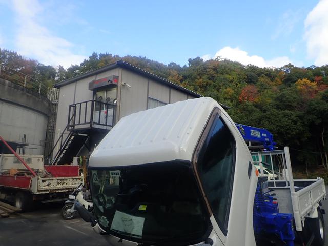 デュトロ 高床　ディーゼル　ターボ　小型　トラック　３トン　タダノ　４段　ラジコン　クレーン　積載３ｔ　標準　ロング　ヒノ　デュトロ　２．６３ｔ吊　全塗装　排ガスマフラー洗浄　荷台内寸　Ｌ３５０　Ｗ１７８　Ｈ３８．５　床鉄板　横ネタ補強　ＤＰＲ　（２２９６）（66枚目）