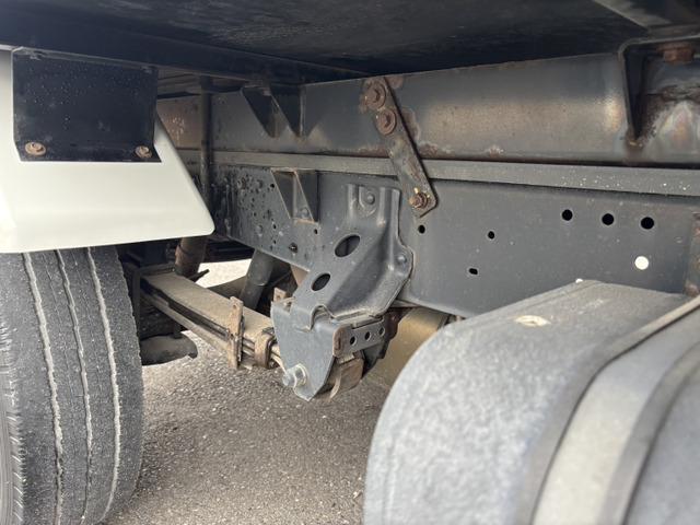 トヨエース 冷凍冷蔵車　冷凍冷蔵車（－２２℃〜３５℃）　上物→東プレ　４ＷＤ　ＭＴ　ＥＴＣ　バックカメラ　電動格納ミラー　エアコン　パワーウィンドウ　運転席エアバッグ　ミュージックプレイヤー接続可　全塗装済（67枚目）