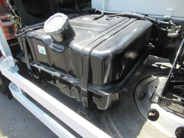 ギガ 　ミキサー車　ＣＸＺ７７ＡＴ　カヤバ製ＭＲ４４５０　７ＭＴ　電動ホッパーカバー付き　３３０馬力（51枚目）