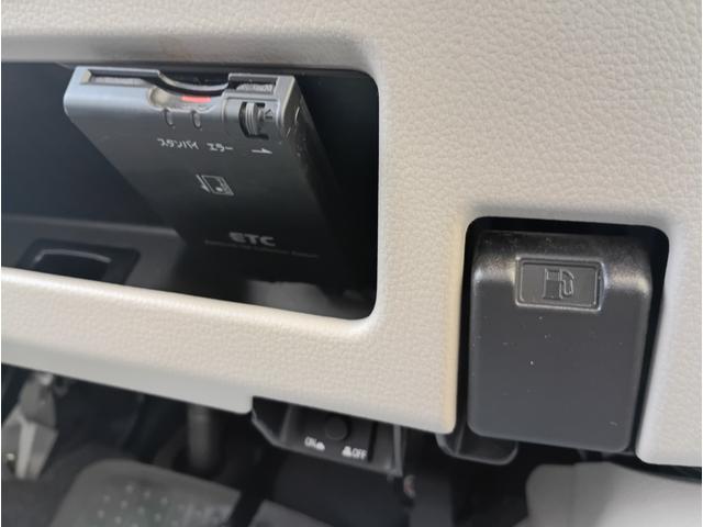 デイズルークス Ｘ　全周囲カメラ　バックカメラ　ＥＴＣ　両側スライド片側電動ドア　運転席助手席エアバッグ　ＡＢＳ　盗難防止装置　横滑防止装置　衝突安全ボディ　キーレス　スマートキー　アイドリングストップ　ベンチシート（25枚目）