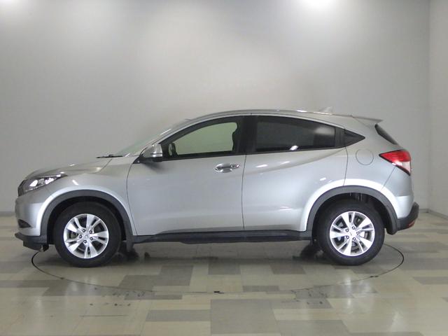 ヴェゼル X LEDヘッドライト あんしんパッケージ エマージェンシーストップシグナル ヒルスタートアシスト機能 プラズマクラスター技術搭載フルオートエアコン 電子制御パーキングブレーキ 本革巻ステアリング 禁煙車(20枚目)