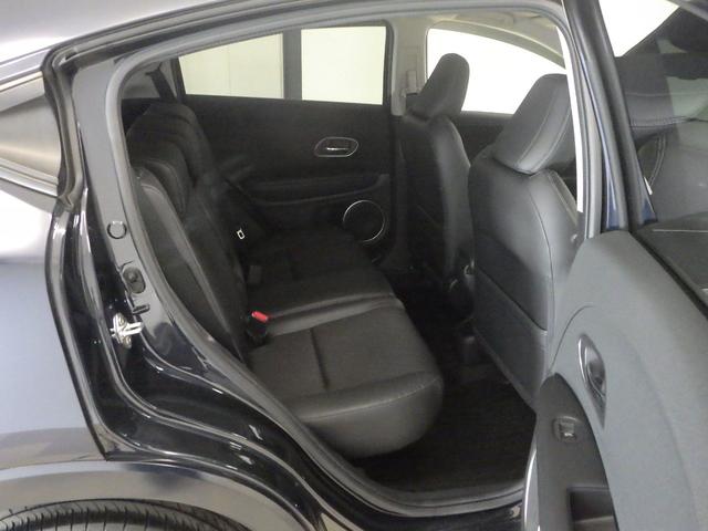 リアシートもゆったり快適に座っていただけますので、後部座席にお乗りの大切な方も楽しくドライブに参加していただけます。