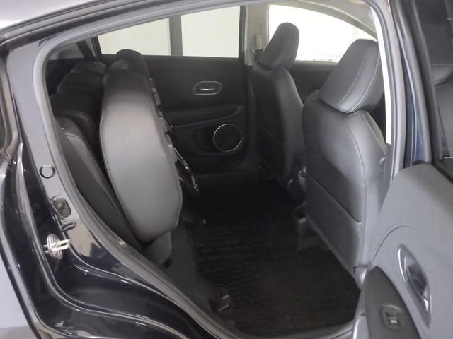 座面を跳ね上げれば、後席が背の高い空間に◎アイデア次第で使い方が広がります♪