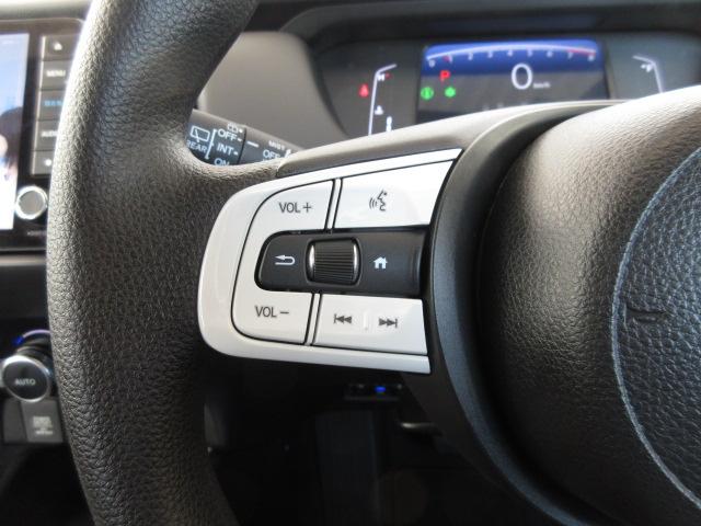 フィット ホーム　フルＬＥＤヘッドライト　電子制御パーキングブレーキ　フルオートエアコン　ＬＥＤルームランプマップランプ　降車時オートドアロック機能付Ｈｏｎｄａスマートキーシステム　当社元試乗車　禁煙車　リアカメラ（9枚目）