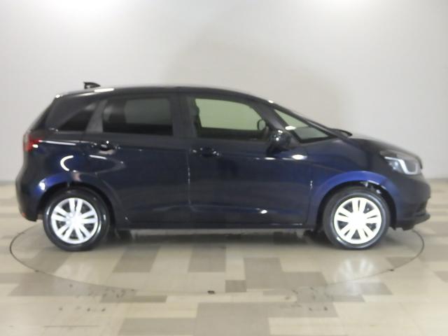 フィット ホーム　フルＬＥＤヘッドライト　電子制御パーキングブレーキ　フルオートエアコン　ＬＥＤルームランプマップランプ　降車時オートドアロック機能付Ｈｏｎｄａスマートキーシステム　当社元試乗車　禁煙車　リアカメラ（23枚目）