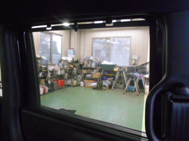 Ｎ－ＢＯＸカスタム ターボ　ＨｏｎｄａＣＯＮＮＥＣＴ　ロールサンシェイド付両側パワースライドドア　前席両側シートヒーター　オートリトラミラー　本革巻ステアリング　パドルシフト　コンビニフック付シートバックテーブル　元試乗車　禁煙（21枚目）