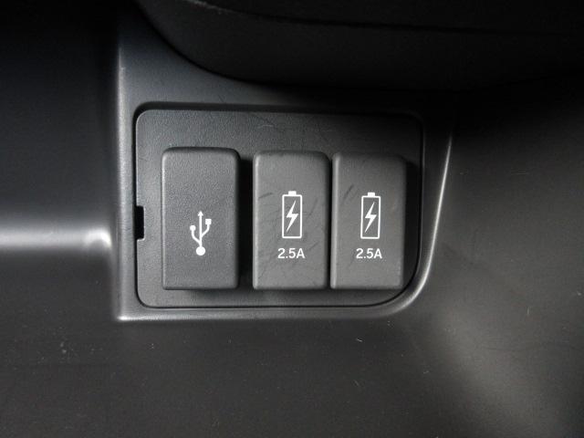 N-BOXカスタム Lターボ 純正前後ドラレコ 本革巻ステアリング・セレクトノブ オートリトラミラー ロールサンシェイド付両側パワースライドドア 前席両側シートヒーター 電子制御パーキングブレーキ 充電用USBジャック2個 禁煙車(16枚目)