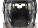 リアシートを倒せば広々荷室の出来上がり♪アレンジ次第でさまざまな荷物が積み込めますよ。