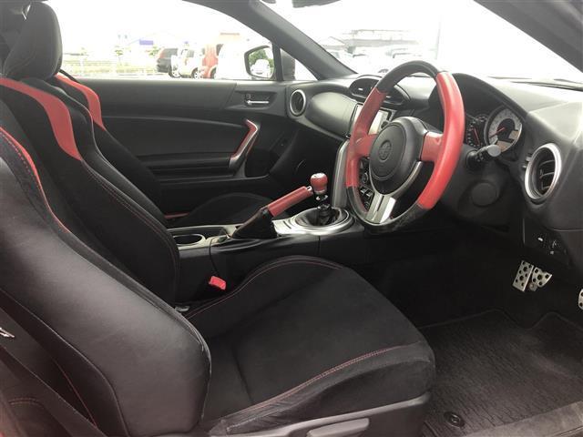 GT 6MT/純正ナビ(CD/フルセグTV/Bluetooth)/バックカメラ/ETC/純正17インチAW/オートライト/フォグランプ/プッシュスタート/スマートキー/純正フロアマット(21枚目)
